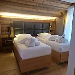 Interlaken Lounge Bar & 3* كسونبورت-لونجمير