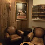 فندق Interlaken Lounge Bar &
