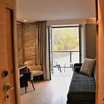 Interlaken Lounge Bar & فندق