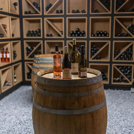 Interlaken Lounge Bar & 3* Ксорюпт-Лонжме