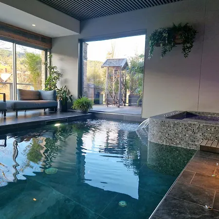 Interlaken Lounge Bar & فندق 3*