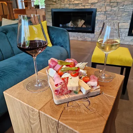 Interlaken Lounge Bar & זונרופט-לונז'מר