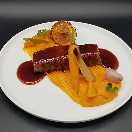 Interlaken Lounge Bar & كسونبورت-لونجمير