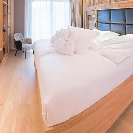 Interlaken Lounge Bar & 3*