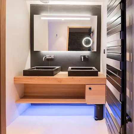 Interlaken Lounge Bar &