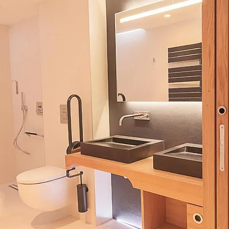 Interlaken Lounge Bar & Hotel 3*