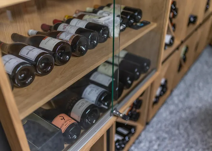 Interlaken Lounge Bar & Hotel 3*