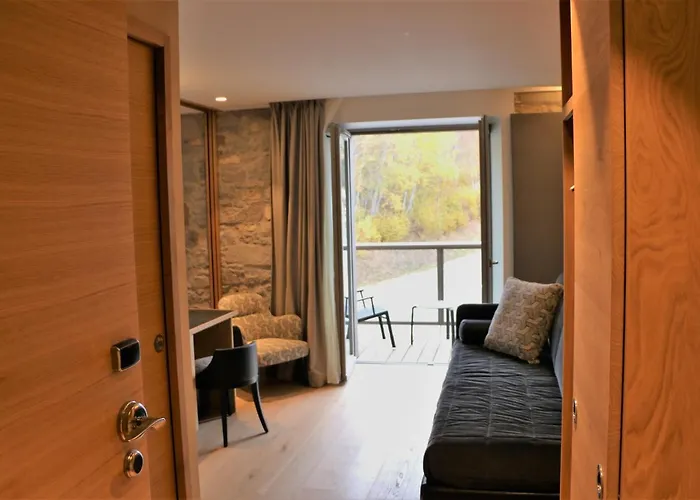 Interlaken Lounge Bar & Hotel