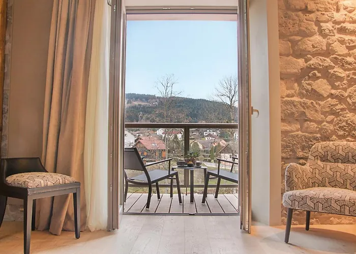 Interlaken Lounge Bar & Hotel