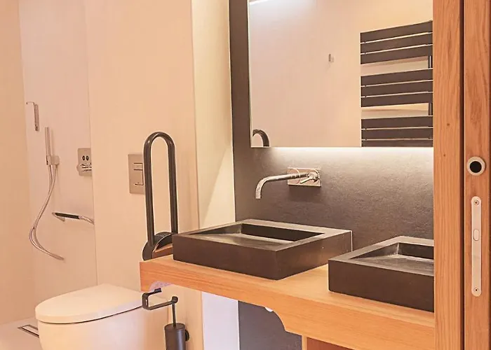 Interlaken Lounge Bar & Hotel 3*